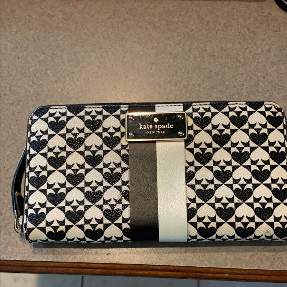 Kate Spade Black and White Geometric Wallet